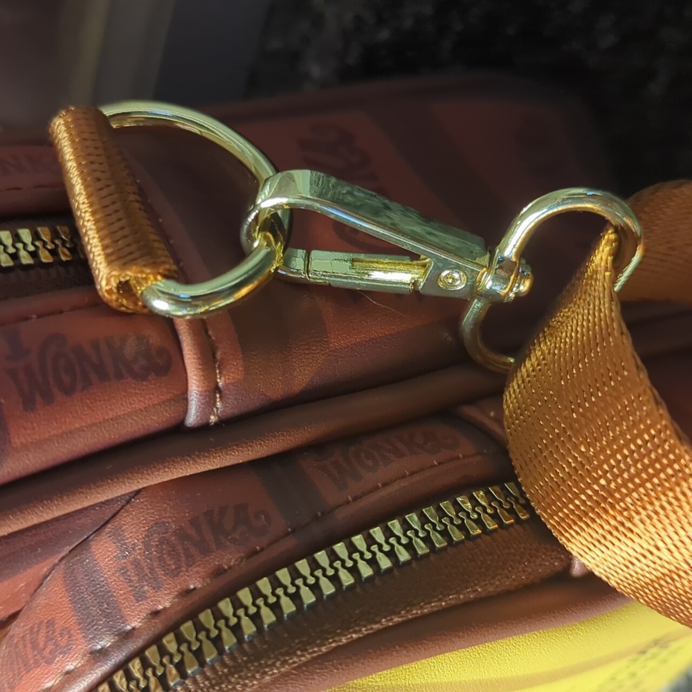 Willy Wonka And The Chocolate Factory Golden Ticket Bag - Picture 10 of 11